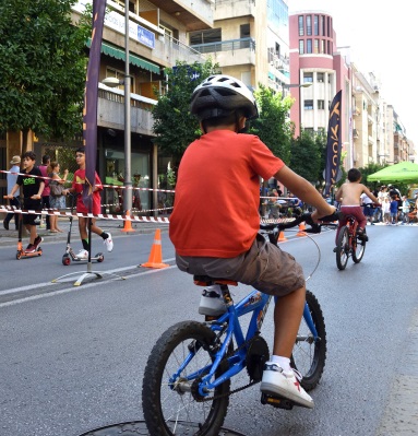 ©Ayto.Granada: Granada celebra este domingo el 'Da sin coche' con un completo programa de actividades ldicas en la calle Recobidas